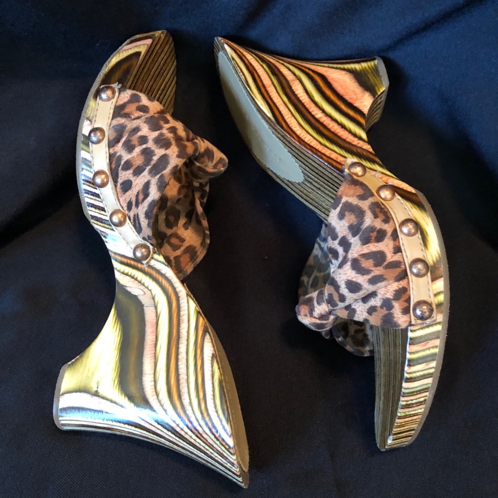 Leopard Wedge Sandals❤️